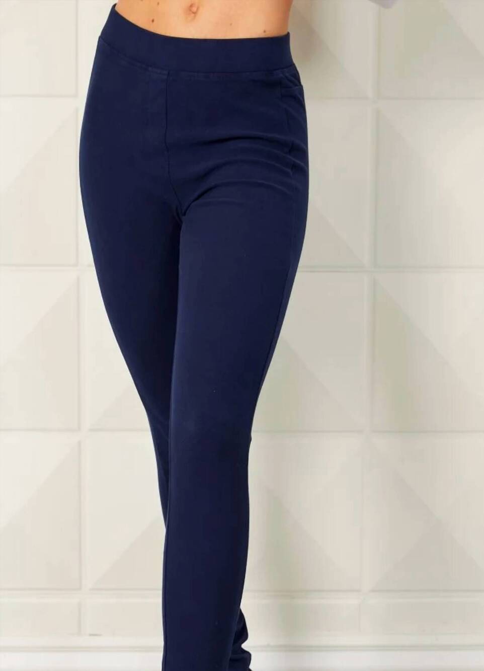 NEW FRENCH KYSS pull-on ankle jegging in navy